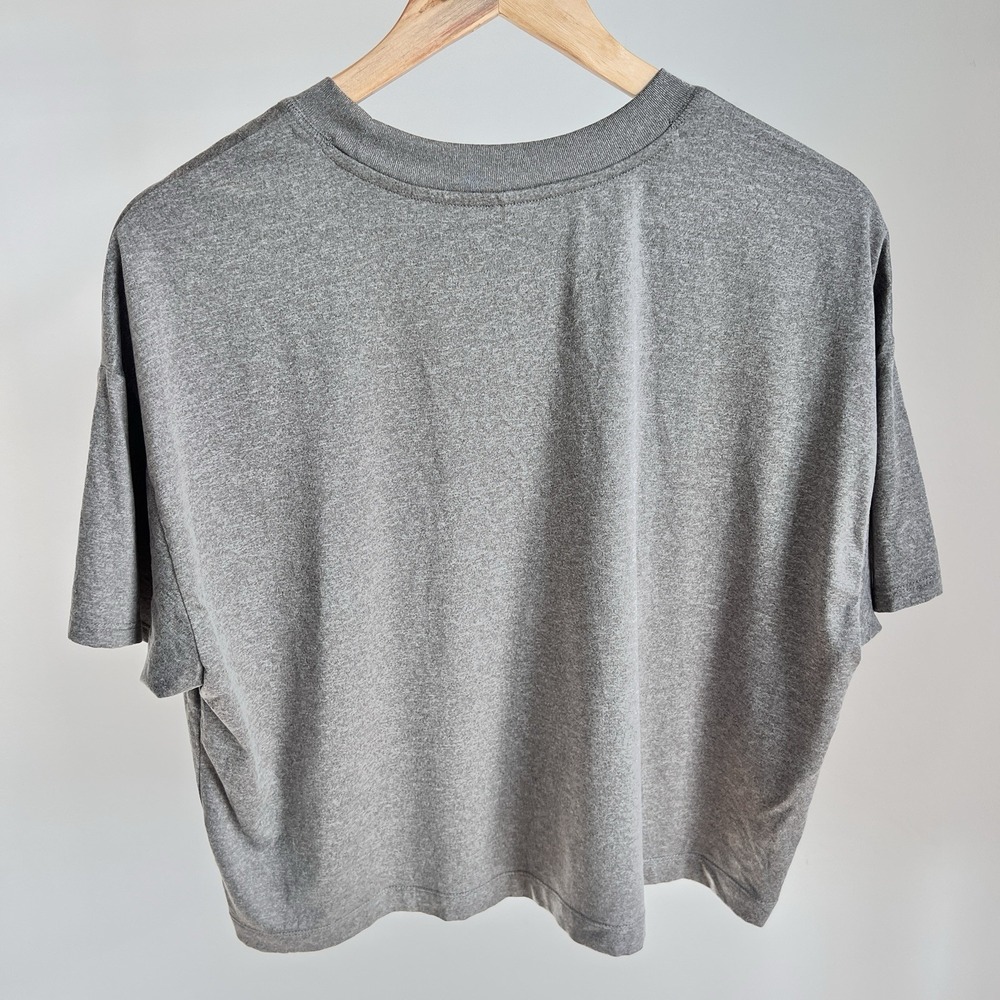 Vuori Shirt Womens Large Gray Energy Tee Performance Athletic Cropped - Picture 4 of 4